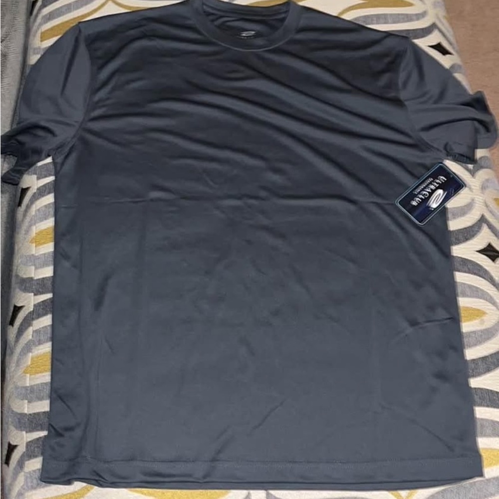 NWT Men's Gray ultra club cool and dry Activewear Shirt Sz med